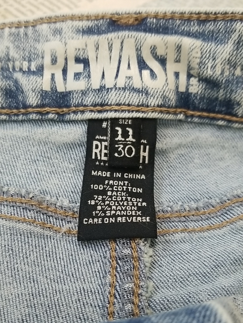 Womens NWT Rewash Light Blue Vintage Wash Straight Jeans - Picture 4 of 5